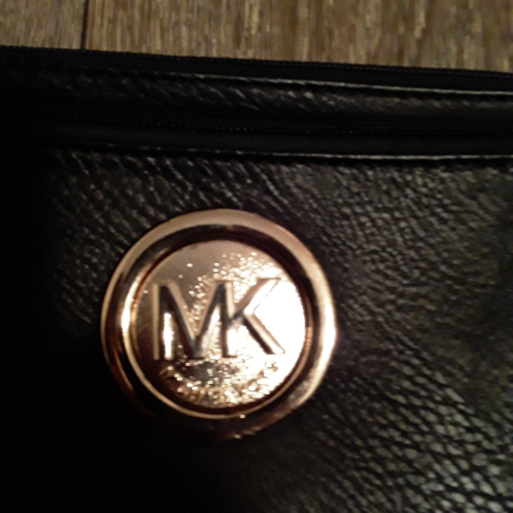 Purse - Picture 2 of 2